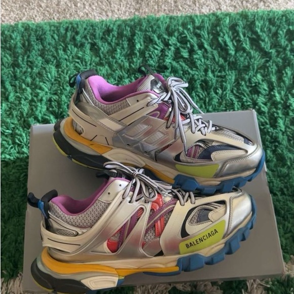 Balenciaga sneakers size 10 men. Only worn once retail for $1100 - Picture 1 of 4